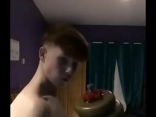 SeanyP Twink Lifts Weights Shirtless